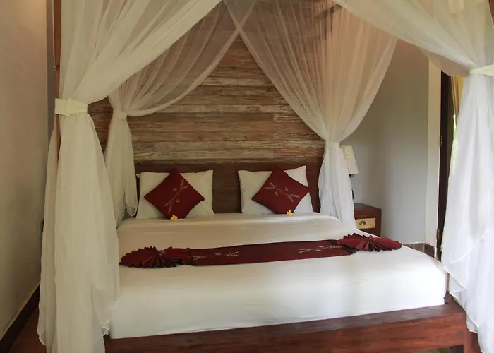 Hotel Arimba At Bisma 3*